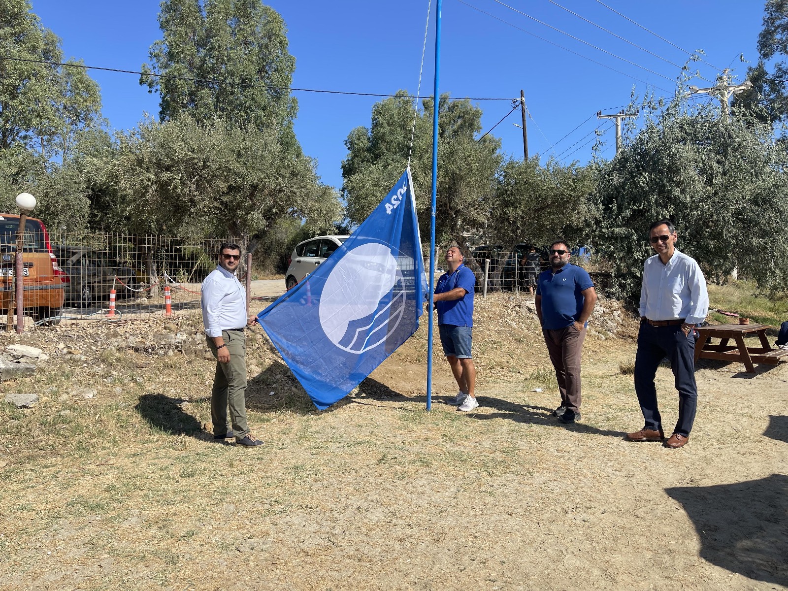 Γαλάζιες σημαίες σε 13 παραλίες του Δήμου Χανίων – Και επίσημα Γαλάζια Σημαία στην παραλία του Βλητέ