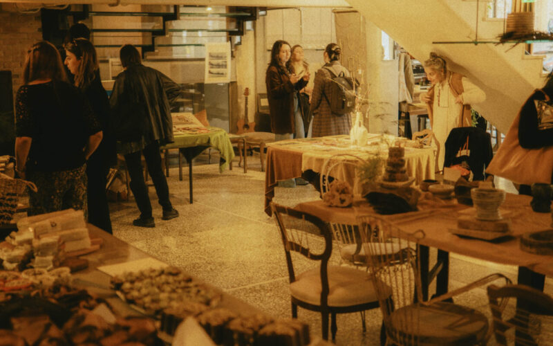 Ηδύτητα και λάμψη στις σάλες των ξενοδοχείων στις μέρες των γιορτών – Mona Athens