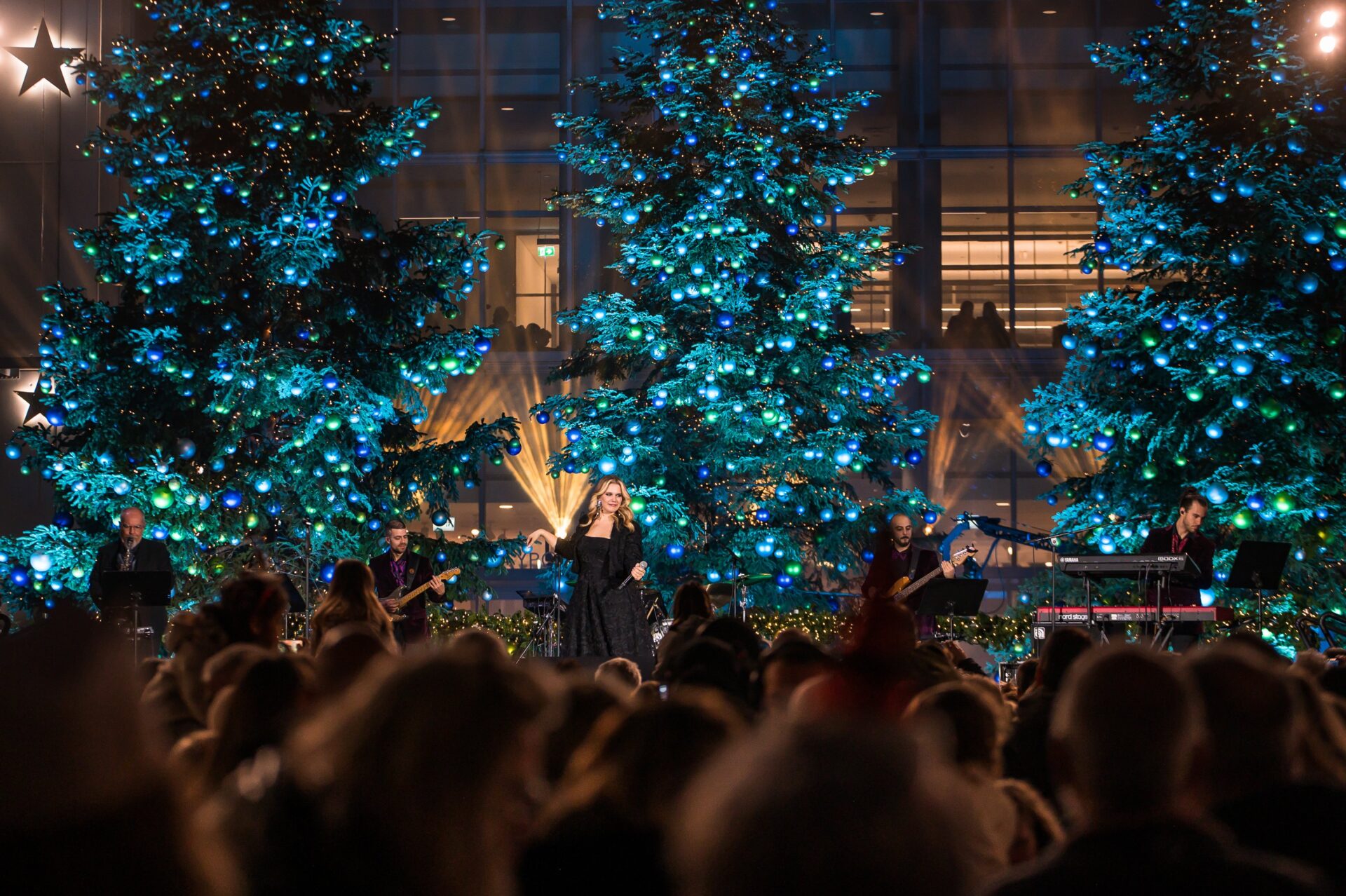 ΚΠΙΣΝ: Επίσημη έναρξη της εορταστικής περιόδου με την εντυπωσιακή φωταγώγηση